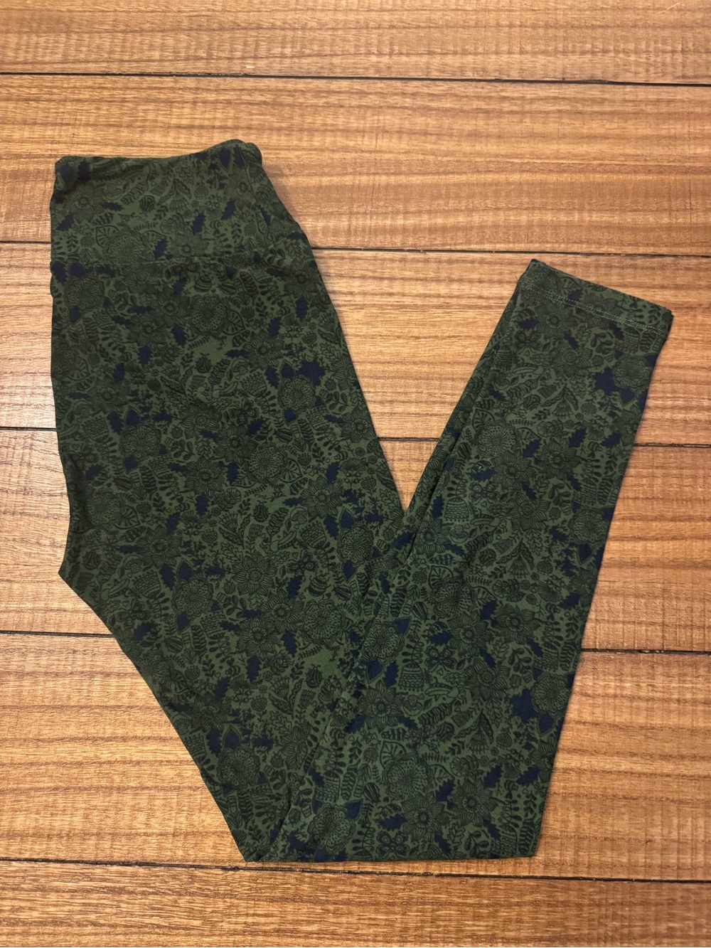 LuLaRoe Olive and Navy Floral Leggings